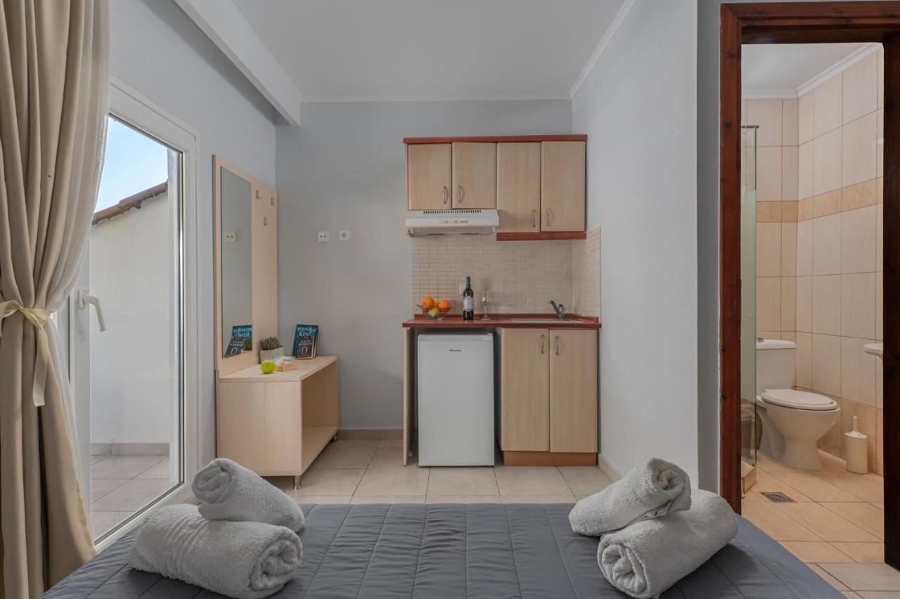 Adonis Hotel Pefkochori Buitenkant foto