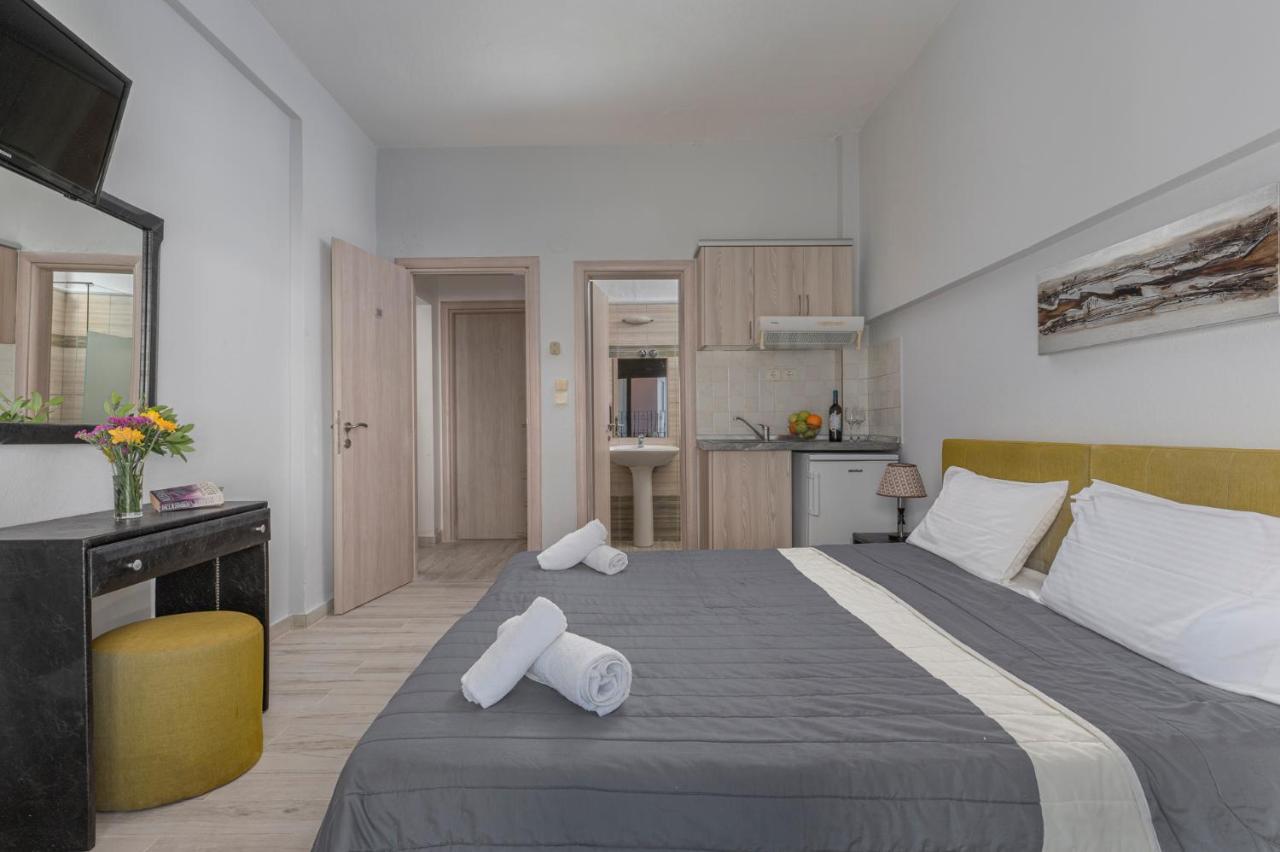 Adonis Hotel Pefkochori Buitenkant foto