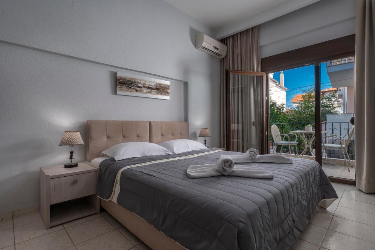 Adonis Hotel Pefkochori Buitenkant foto